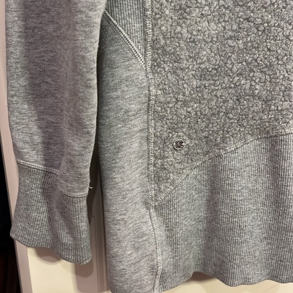 Lululemon full zip grey sweater/jacket with wool size 4 - Picture 7 of 8